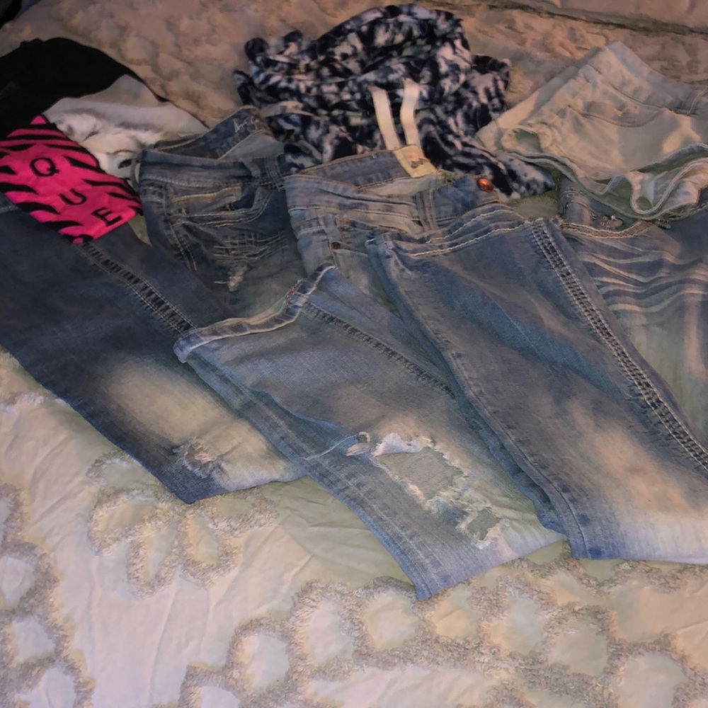 Like new size 7 jeans and top bundle plus more!!!